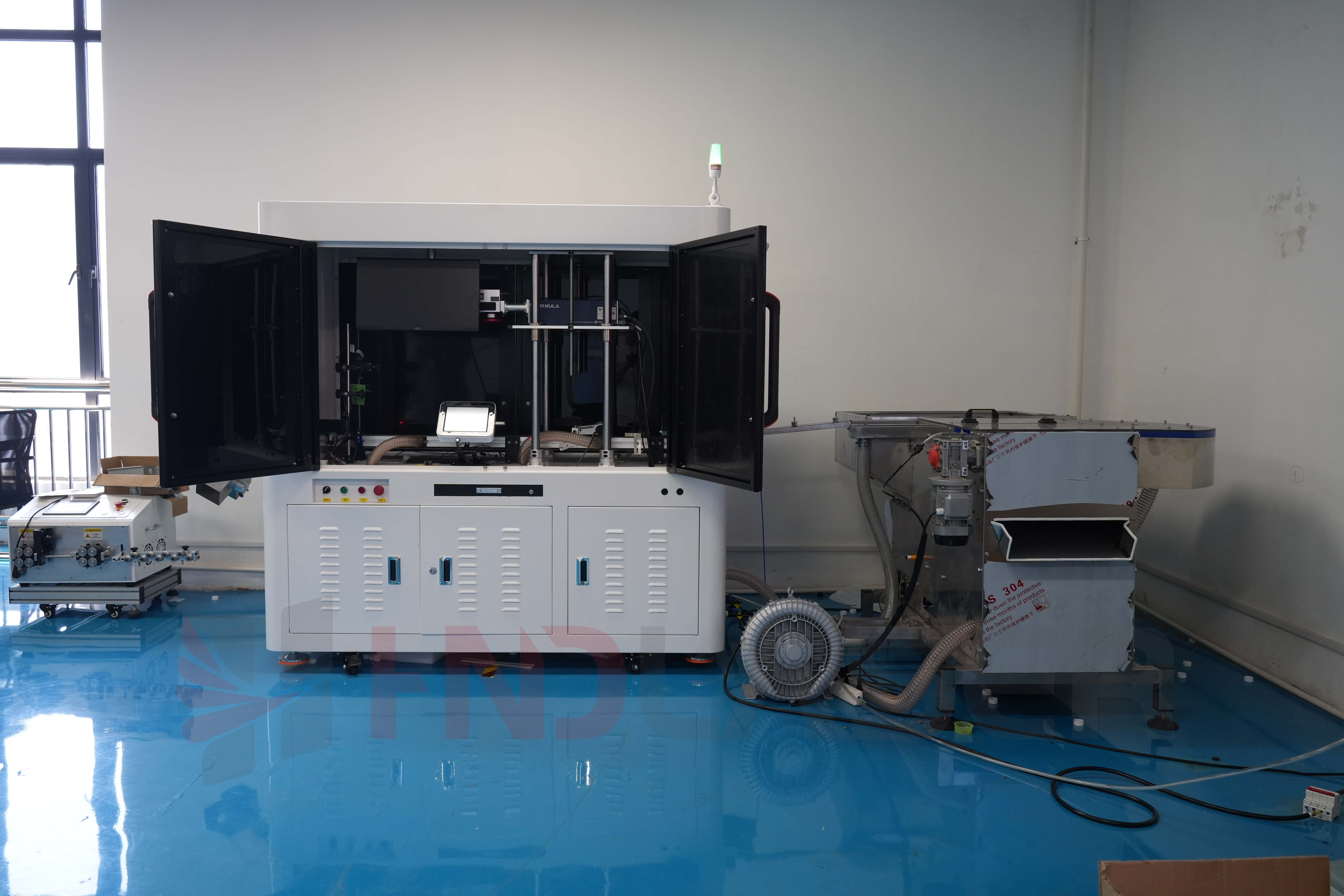 Industrial Online Laser Coding Machine for Bottle Caps and Packaging Traceability